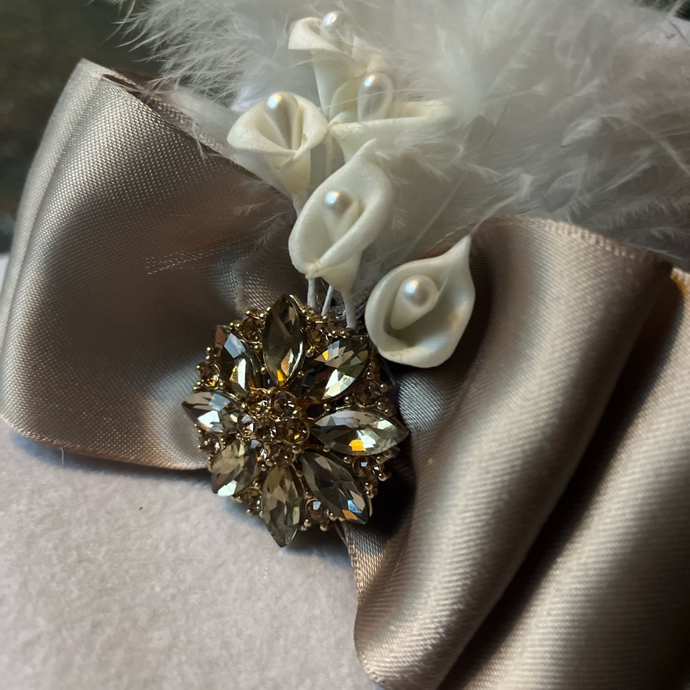 KENTUCKY DERBY HOMECOMING COURT CHURCH LADY HAT WHITE SATIN RIBBON FLOWERS - Picture 8 of 10